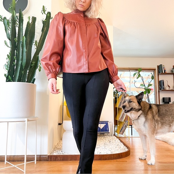SOLD ON DEPOP 🌻 Levi’s Vegan Leather Darby Blouse - Picture 5 of 5